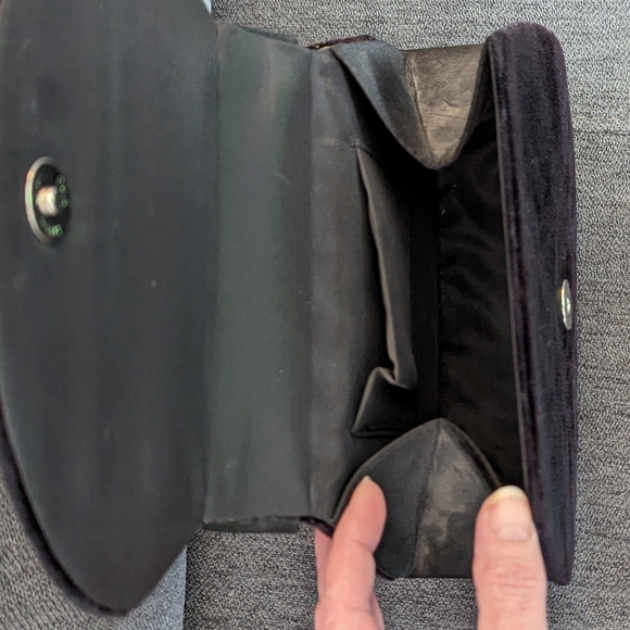 Chic Black Velvet Evening Purse - Picture 3 of 4